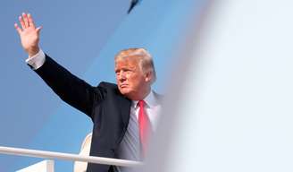 Presidente dos EUA, Donald Trump, embarca no Força Aérea Um ao deixar Washington
30/08/2018 REUTERS/Kevin Lamarque
