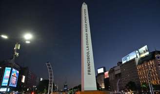 Obelisco de Buenos Aires mostra mensagem ao Papa Francisco