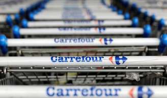 Logo da varejista de alimentos francesa Carrefour, visto em supermercado, em São Paulo 18/07/2017 REUTERS/Paulo Whitaker