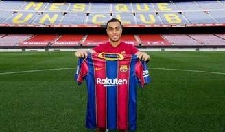 Barcelona pagou 21 milhões de euros (aproximadamente R$ 139 milhões) para contratar Sergiño Dest