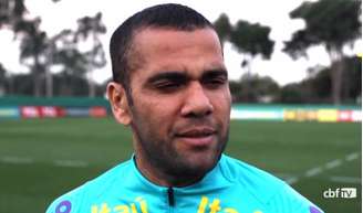 Daniel Alves é o atleta mais experiente da seleção olímpica, com 38 anos (Reprodução/CBF TV)