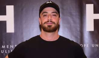 Felipe Titto revelou salário no começo da carreira como ator na Globo.