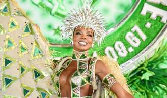 Mocidade Alegre é a campeã no Carnaval de SP e Thelma Assis celebrou vitória da escola de samba.