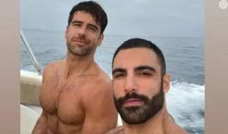 Marcos Pitombo revela motivo de ter demorado a assumir namoro.