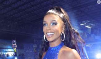 Após críticas por harmonização facial, Brunna Gonçalves exibiu o corpo escultural em noite de esquenta para o carnaval 2024 em 5 de outubro de 2023.