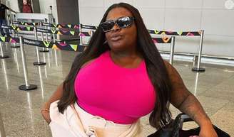 Jojo Todynho recebe elogios por cintura fininha.