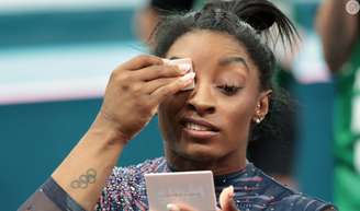 Dica de ouro! Simone Biles tem segredos de beleza para maquiagem durar nas competições - um deles envolve Rihanna.