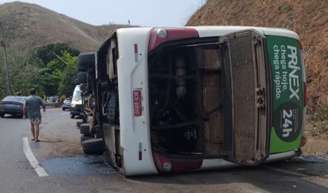 Ônibus tomou na Serra das Araras 