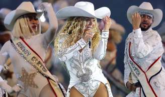 Eita! Beyoncé irrita fãs da NFL com gesto proibidoapostas online na loteriashow de intervalo; entenda.