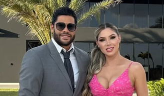 Convite do casamento de Hulk e Camila Ângelo cai na web e frase chama atenção: 'Motivo que Deus...'.