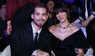 Bruna Marquezine comenta pela 1ª vez em fotos de João Guilherme, após festa de aniversário do namorado, e diante das polêmicas que estão rondando a internet.