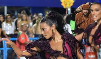 Tá ficando sério? José Loreto 'baba' ao ver samba no pé de Alane Dias em ensaio técnico da Grande Rio na Sapucaí. Fotos!.