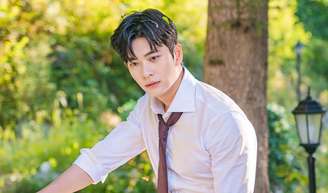 O segredo do corpo definido de Kang Tae-oh: galã de 'Amor e Batatas' tem 7 exercícios essenciais para manter seu peitoral impecável.