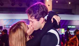 Beijos no Lollapaloza 2025: filho de Giovanna Antonelli e Murilo Benício, Pietro Antonelli Benício deu beijo na namorada, Clarissa Müller, no primeiro dia do festival, no autódromo de Interlagos.