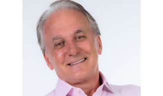 Filho de Otávio Mesquita sai em defesa do pai e recorda beijo supostamente roubado de Juliana Oliveira em Luan Santana.