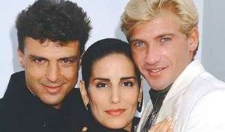 Marcos Manzano, ator que interpretou o marido de Maria de Fárima em 'Vale Tudo' , de 1988, morreu em 2020. Ele, ao lado de Gloria Pires e Carlos Alberto Riccelli.