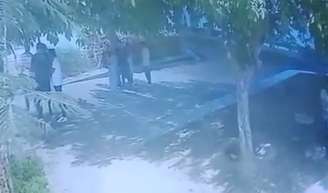 Autoridades afirmam que raio deicou duas vítimas em estado crítico