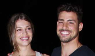 Cauã Reymond admitiu ciúme por causa de roupa de Grazi Massafera e, aos 12, irritou garota ao beijar colega de escola.