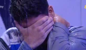 'BBB 25': 1º na final, Guilherme chora com vitória na Prova do Líder após 12h intensas de disputa acirrada.