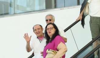 Renato Aragão surge sem Juliana Aragão em 1ª aparição pública após negar exclusão; web provoca: 'Filha Uber levou ao shopping...'.