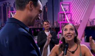 Vitória da bailarina! Renata vence o 'BBB 25' e emociona Tadeu Schmidt em discurso final; web reage: 'Que mico!'.