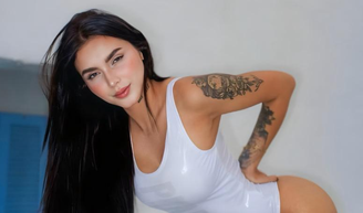 Modelo que se envolveu com Neymar, Fernanda Campos lança ação inusitada no Dia do Corno: 'Se é pra chorar, que seja com meus nudes'.