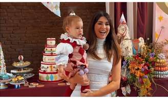 Fernanda Paes Leme comemorou o aniversário de 1 ano da filha neste domingo, 27 de abril de 2025.