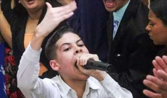 Adeus cultos e redes sociais! Conselho Tutelar proíbe pastor Miguel, de 15 anos, de pregar em igreja e obriga volta à escola presencial.