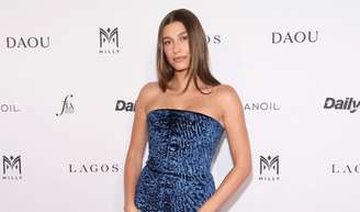 Dieta de Hailey Bieber: sem carne e comendo sanduíche, apresentadora segue dieta pescetariana para manter corpo definido após a gravidez.