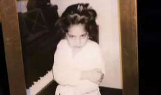 Essa menina emburrada nos anos 90 jamais pensou que se tornaria uma bilionária que já rodou o mundo e ganhou um Oscar. Reconhece?.