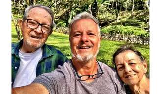 Marcello Novaes lamenta morte do pai e faz emocionante homenagem; famosos mandam mensagens de apoio ao ator.