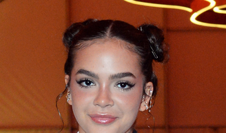 Mel Maia completa 21 anos e boxeador Luan Medeiros assume namoro com foto do casal: 'Você merece o mundo'.