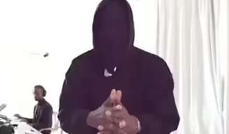 Kanye West assumiu ser homossexual? Furioso, rapper detona Kim Kardashian por custódia dos filhos e dispara em vídeo: 'Sou gay'.