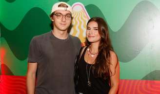 Joaquim Huck levou a namorada ao festival Capital do Samba, na Marina da Glória, RJ.