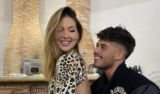 Virginia Fonseca e Zé Felipe surgiram juntos pela primeira vez após separação e negaram que separação é fake: 'Não é marketing. Zé não vai lançar música, eu não vou lançar produto'.