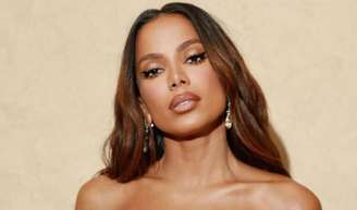 'Recebendo tratamento': Anitta revela problema de saúde severo após cancelar show no São João de Campina Grande.