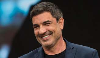 Poucos sabem, mas Edu Guedes, hoje em luta contra o câncer, teve carreira longe das panelas antes de se tornar chef e apresentador de TV.