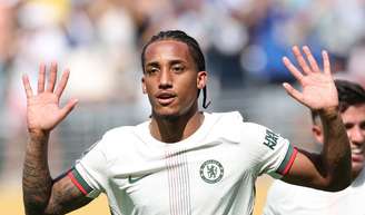 Carrasco do Fluminense em jogo contra o Chelsea, João Pedro é ex de Mel Maia e filho de ex-jogador preso por homicídio.