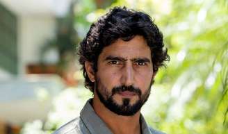 Ivan (Renato Góes) faz forte confissão a Raquel (Tais Araujo) após beijo na novela 'Vale Tudo', capítulo de segunda-feira, 21 de julho de 2025.