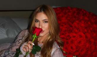 Virgínia Fonseca ganha buquê de R$ 19 mil em meio à polêmicas com Zé Felipe e web detona: 'Age como adolescente birrenta'.