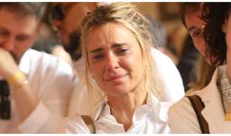 'Tem dia que você já acorda chorando': Carolina Dieckmmann relata processo de luto após morte de Preta Gil.