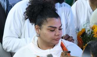 Flora Gil comentou no velorio de Arlindo Cruz o medo de morrer que o pai tinha.