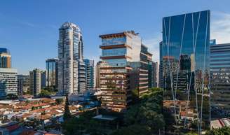 Analistas apostam em FIIs de escritório para agosto: veja os fundos imobiliários recomendados