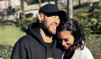 Mãe de Bruna Biancardi irrita Neymar após decidir passar uns dias na casa da filha famosa.