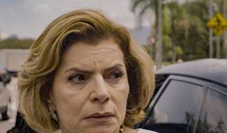 Odete Roitman (Debora Bloch) é assassinada na novela 'Vale Tudo' em 6 de outubro de 2025: pelo menos 3 são suspeitos.