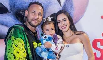 Filha de Neymar e Bruna Biancardi, Mavie precisou engessar o braço.