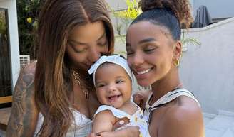 Ludmilla e Brunna Gonçalves mostraram novas fotos da filha, Zuri.