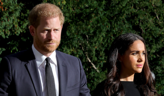 ‘Extremamente insensível’: Meghan Markle irrita Príncipe Harry ao gravar vídeo no local do acidente que matou sua mãe, Princesa Diana.