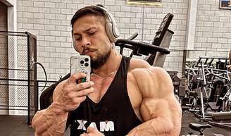 Dieta de Ramon Dino: fisiculturista comia 1,1 kg de arroz e 1 kg de carne por dia para ter corpo impecável no Mr. Olympia 2025.