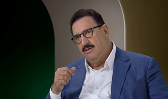 Com fortuna estimada em R$ 1 bilhão e 83 emissoras, Ratinho consegue cidadania paraguaia; entenda as vantagens fiscais possíveis.